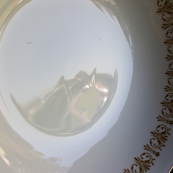 Sheffield 9" Vegetable Bowl - Imperial Gold - Picture 9 of 10